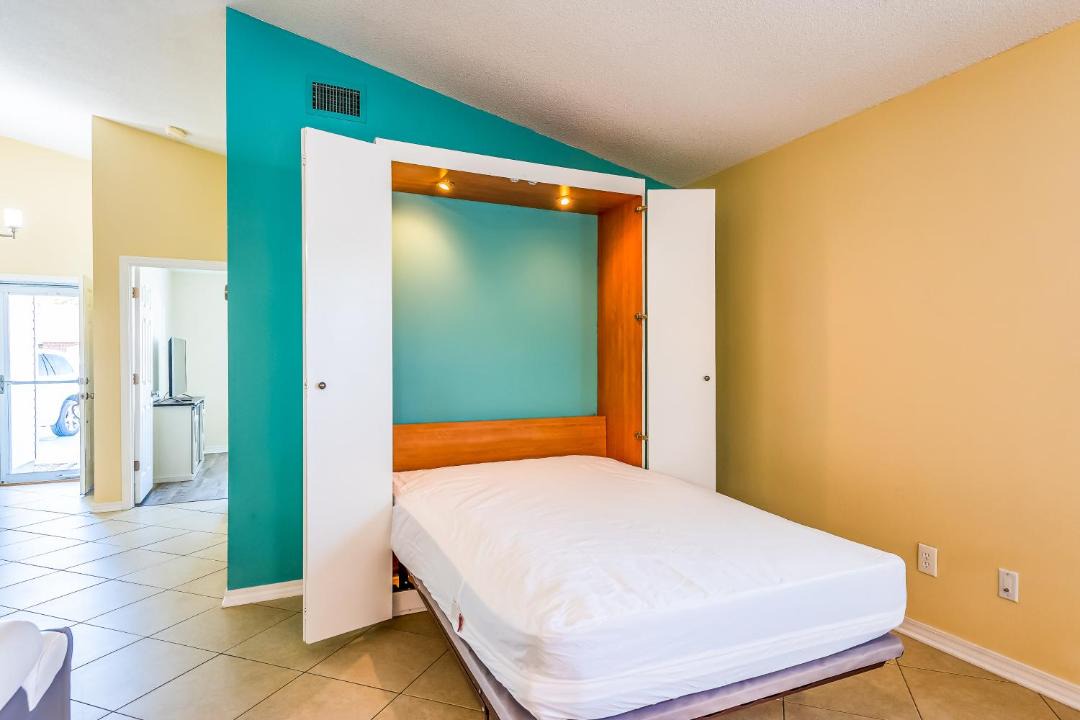 Photo of Bedroom in Emerald Shores