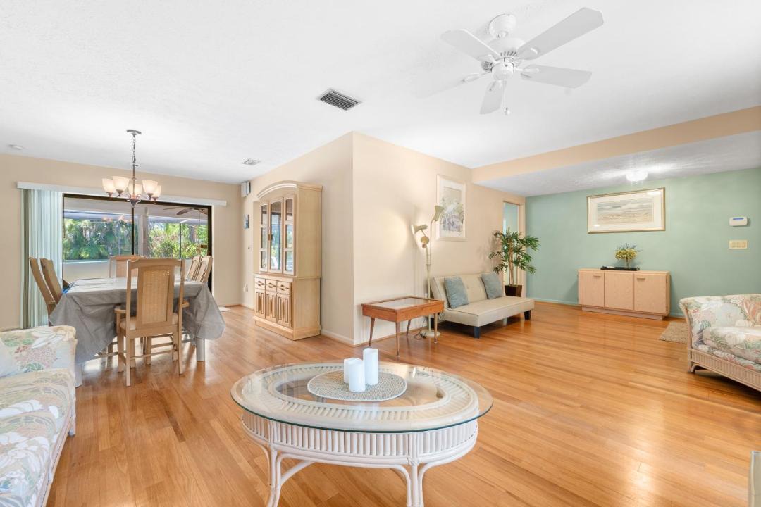 Photo of Livingroom in Biggar