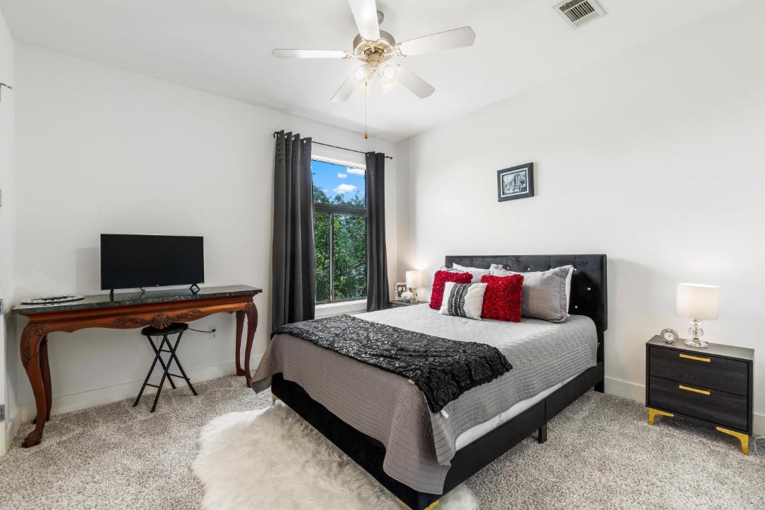 Photo of Bedroom in Old East Hill