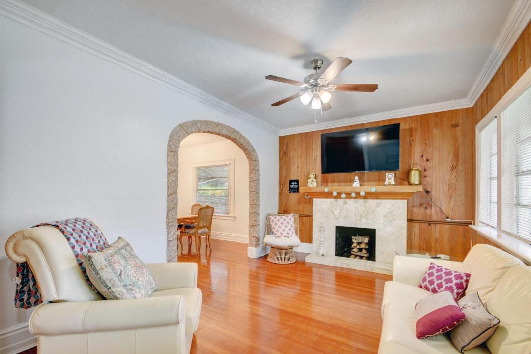 Photo of Livingroom in Mango Groves