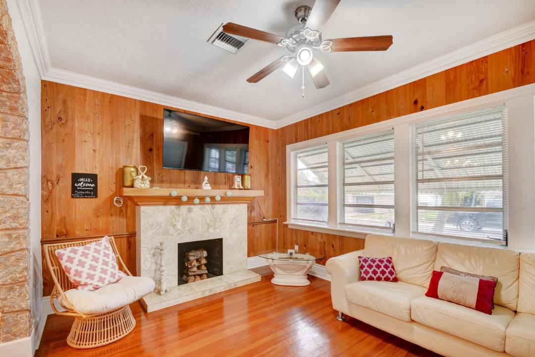 Photo of Livingroom in Mango Groves