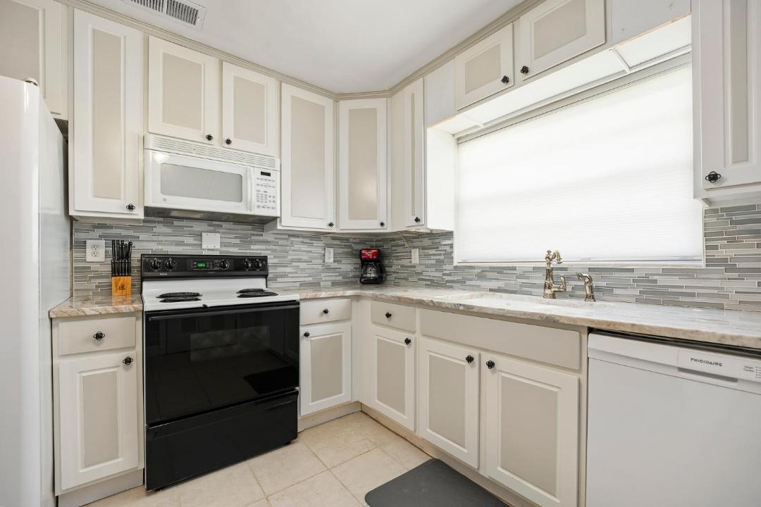 Photo of Kitchen in Plaza Shores