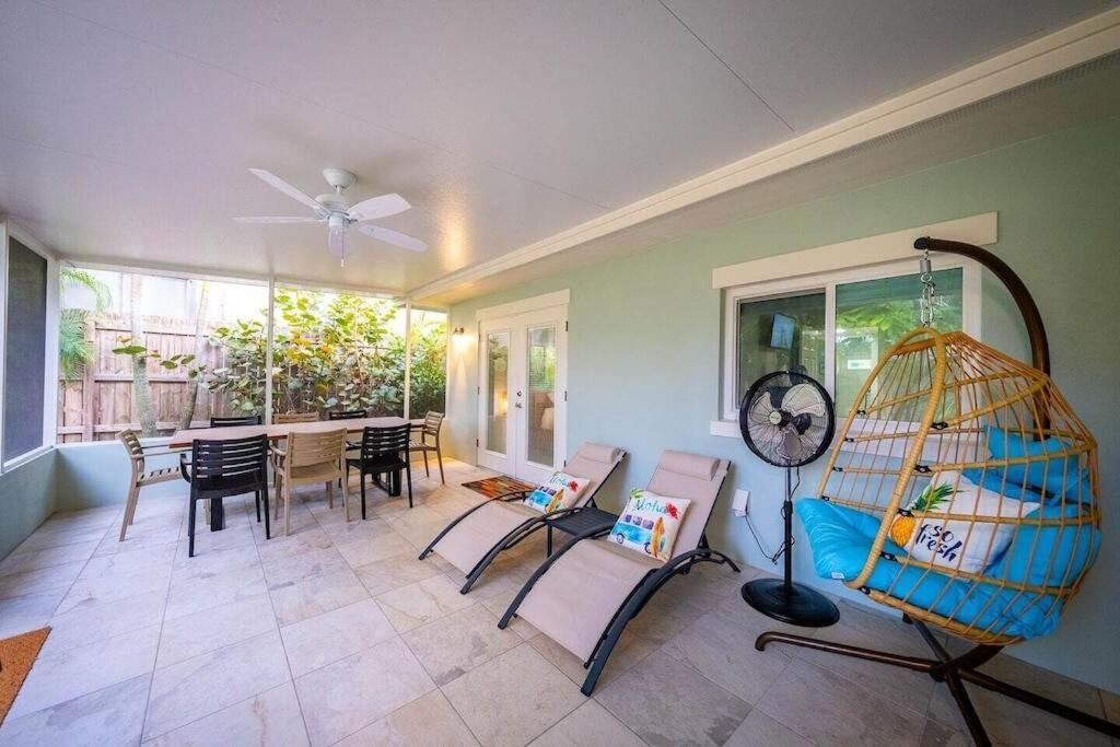 Photo of Livingroom in Crescent Beach