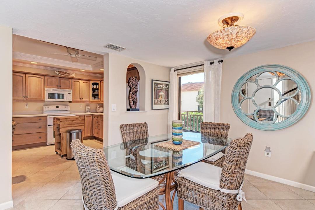 Photo of Livingroom in Holmes Beach