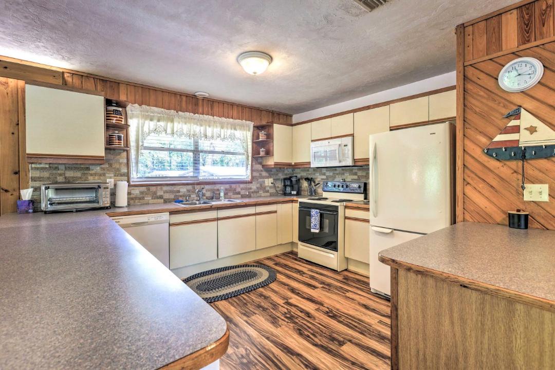 Photo of Kitchen in Bell