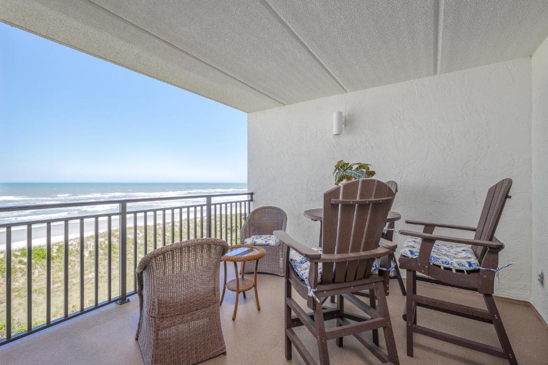 Photo of Patio Balcony in Crescent Beach