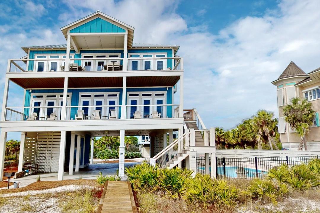 Photo of Buildings in Plantation