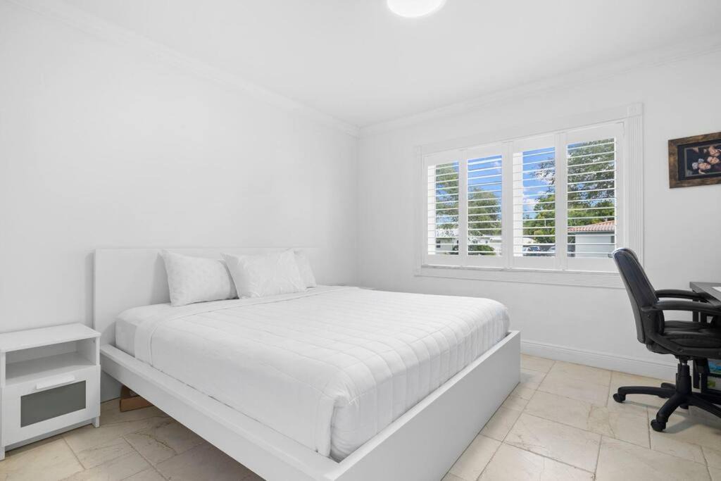 Photo of Bedroom in Ludlam