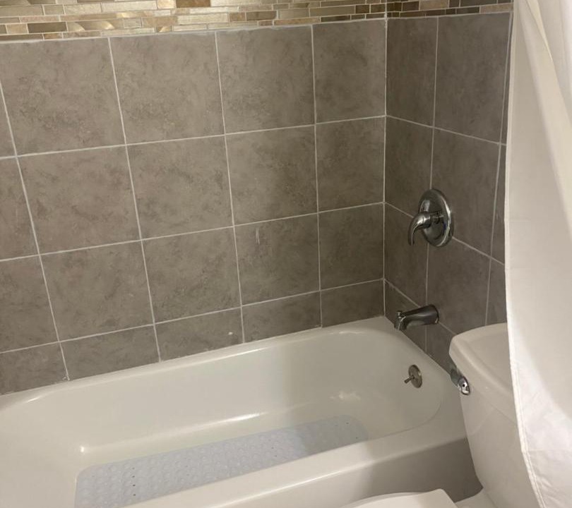Photo of Bathroom in Oakland Park