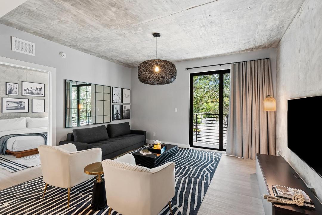 Photo of Livingroom in Flagler Village