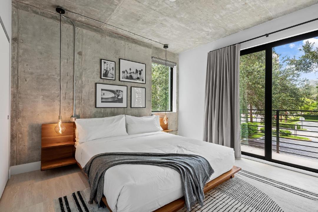Photo of Bedroom in Flagler Village