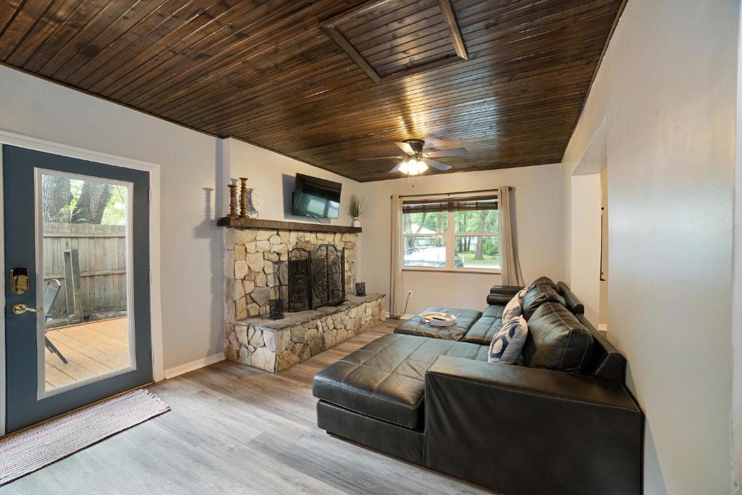 Photo of Livingroom in Fellowship