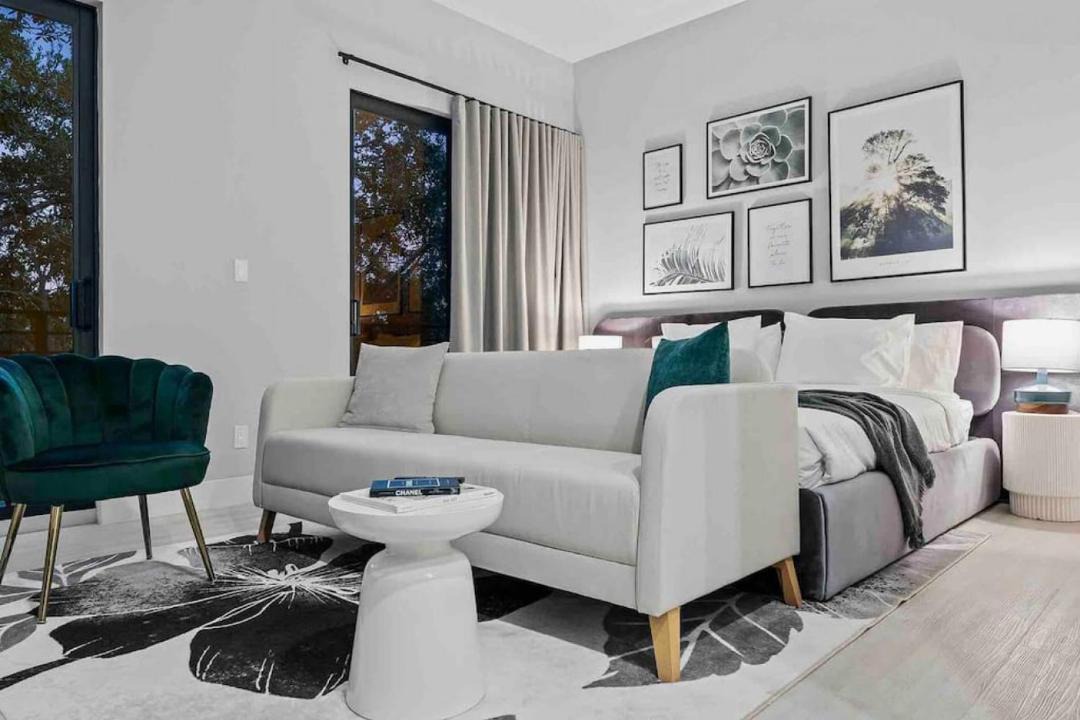 Photo of Livingroom in Flagler Village