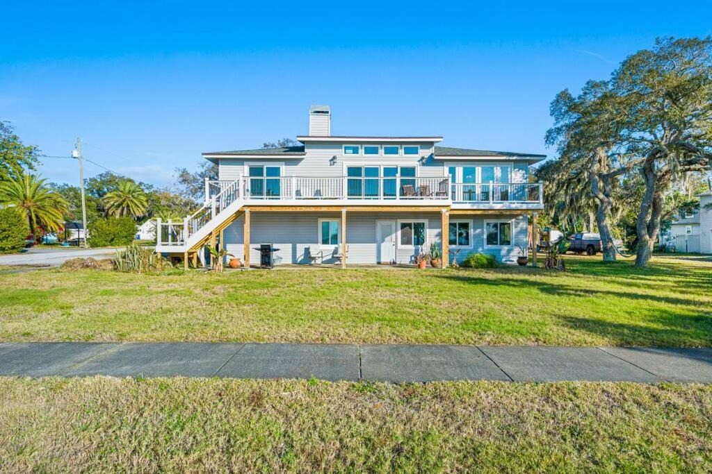 Photo of Buildings in Crystal Beach