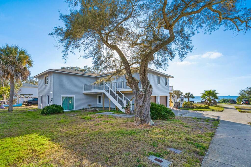 Photo of Buildings in Crystal Beach