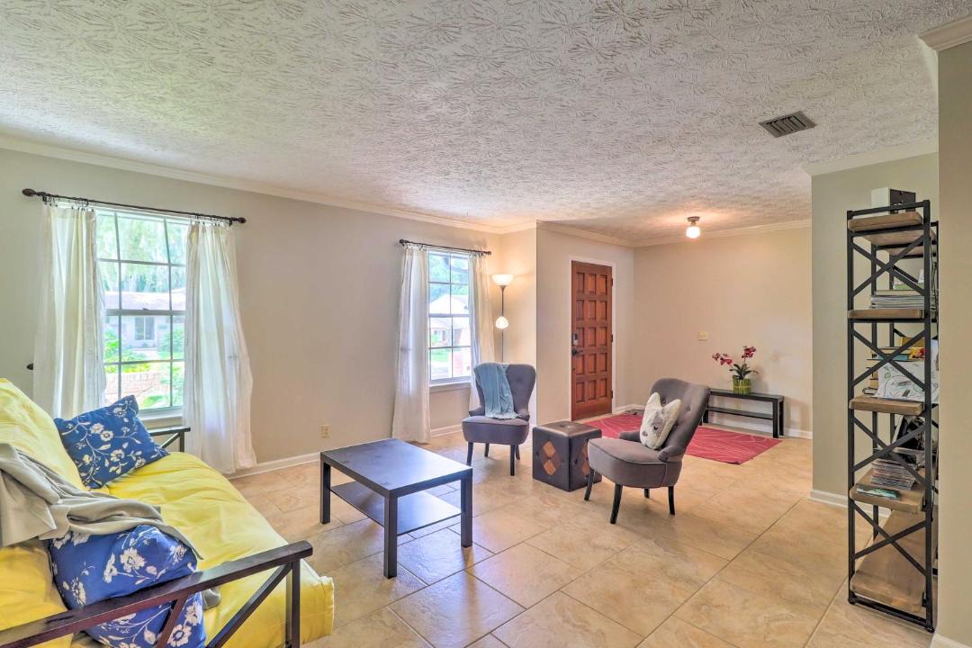 Photo of Livingroom in Beacon Hills and Harbour