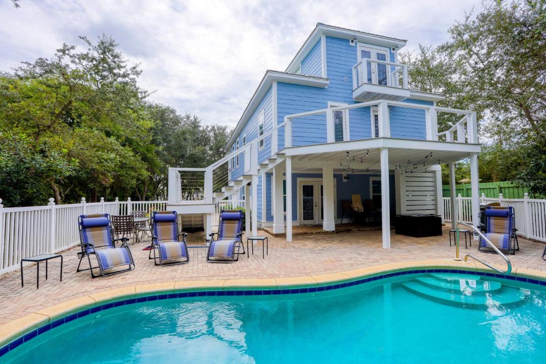 Photo of Outdoor in White's Gulfview