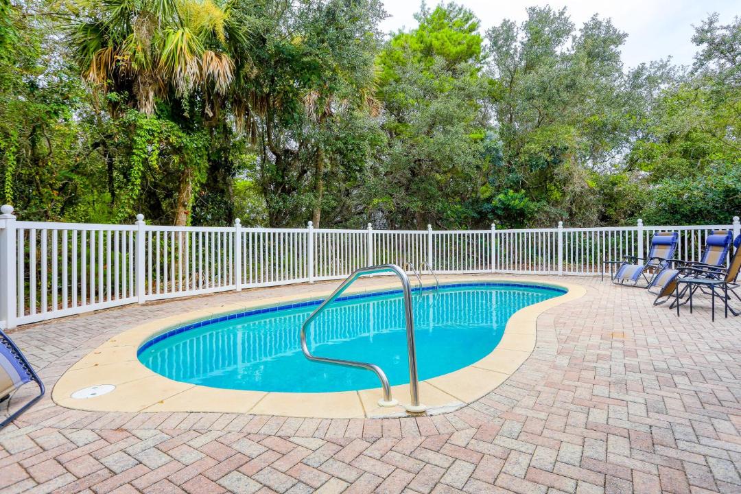 Photo of Outdoor in White's Gulfview