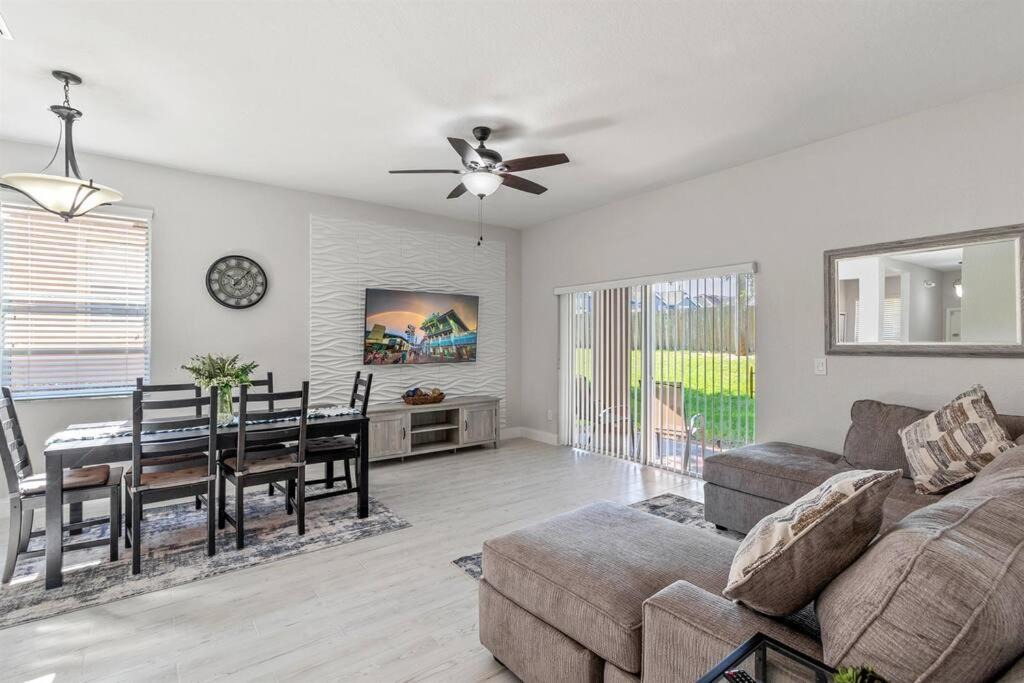 Photo of Livingroom in Regal Palms