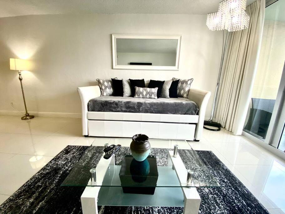 Photo of Livingroom in Sunny Isles Beach