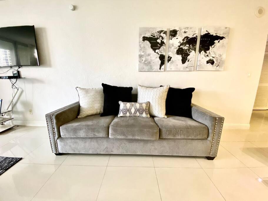 Photo of Livingroom in Sunny Isles Beach