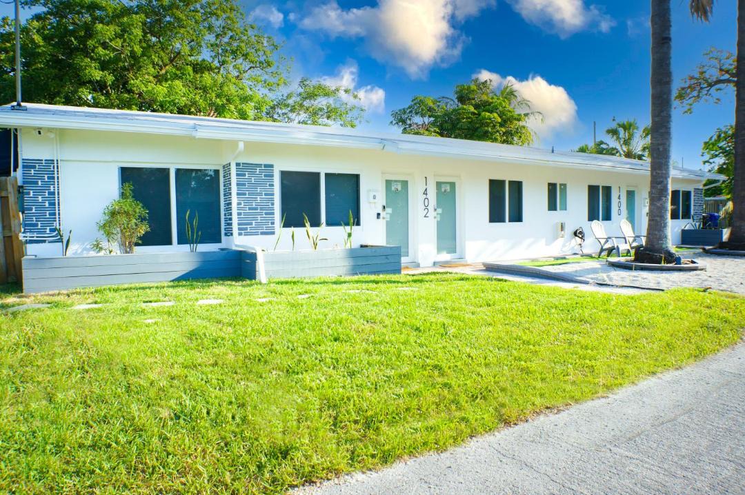 Photo of Buildings in Poinsettia Heights