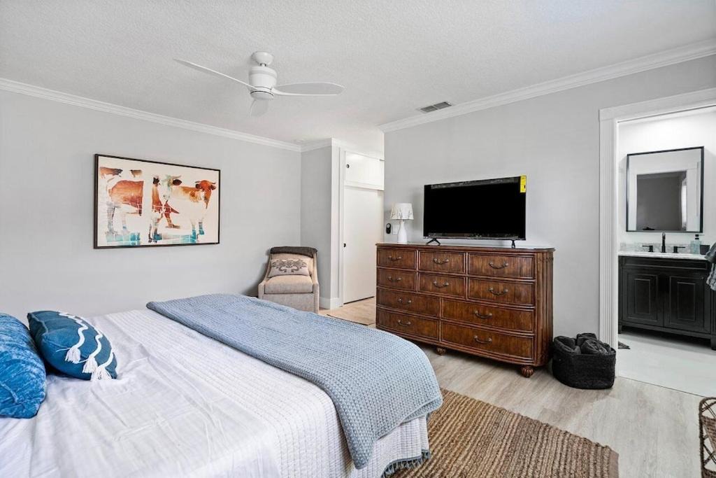 Photo of Bedroom in Lighthouse Point