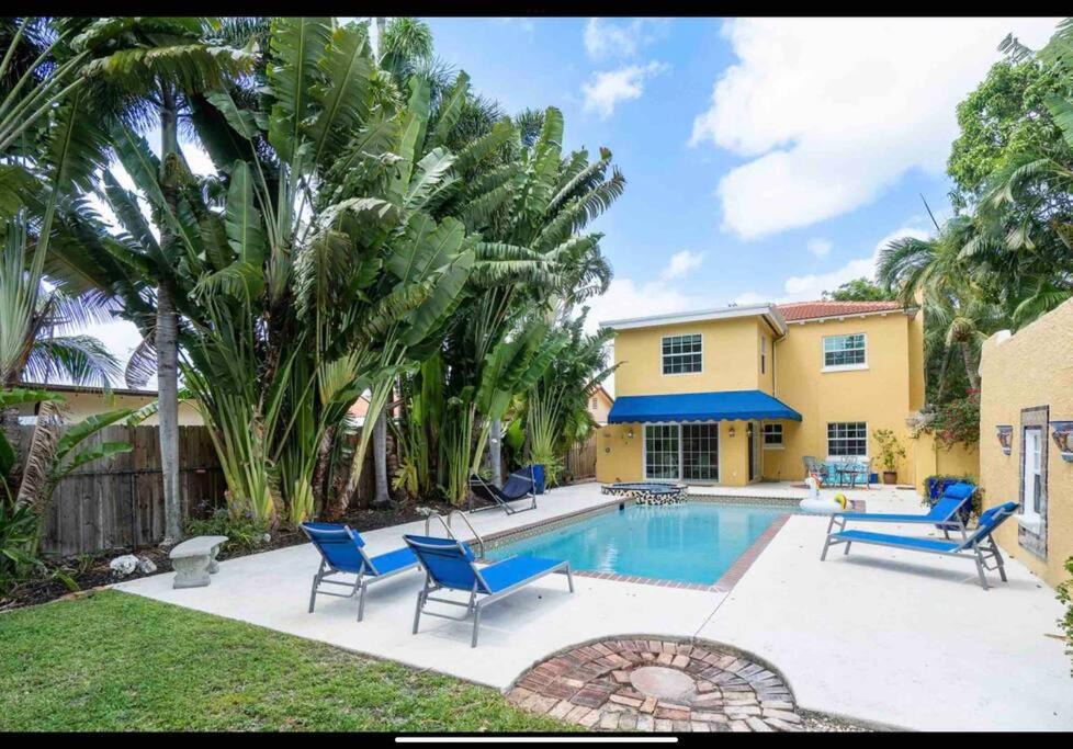 Photo of Outdoor in Old Northwood