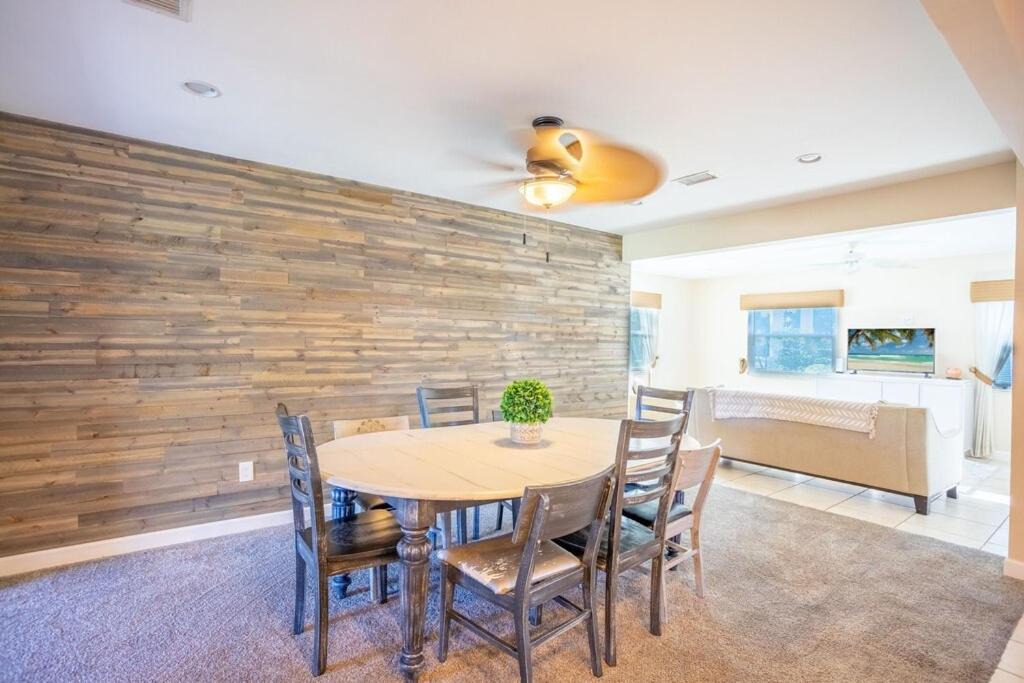 Photo of Livingroom in Gulf Cove