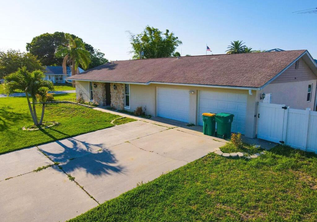 Photo of Buildings in Gulf Cove