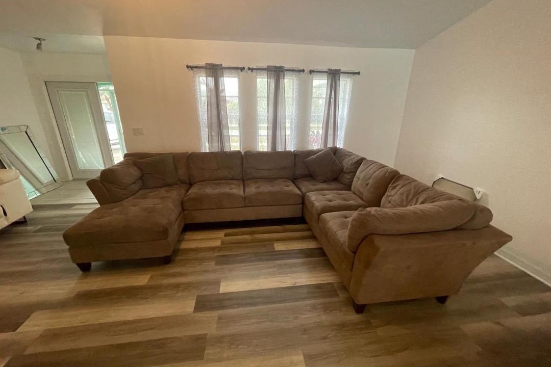 Photo of Livingroom in Edgewater