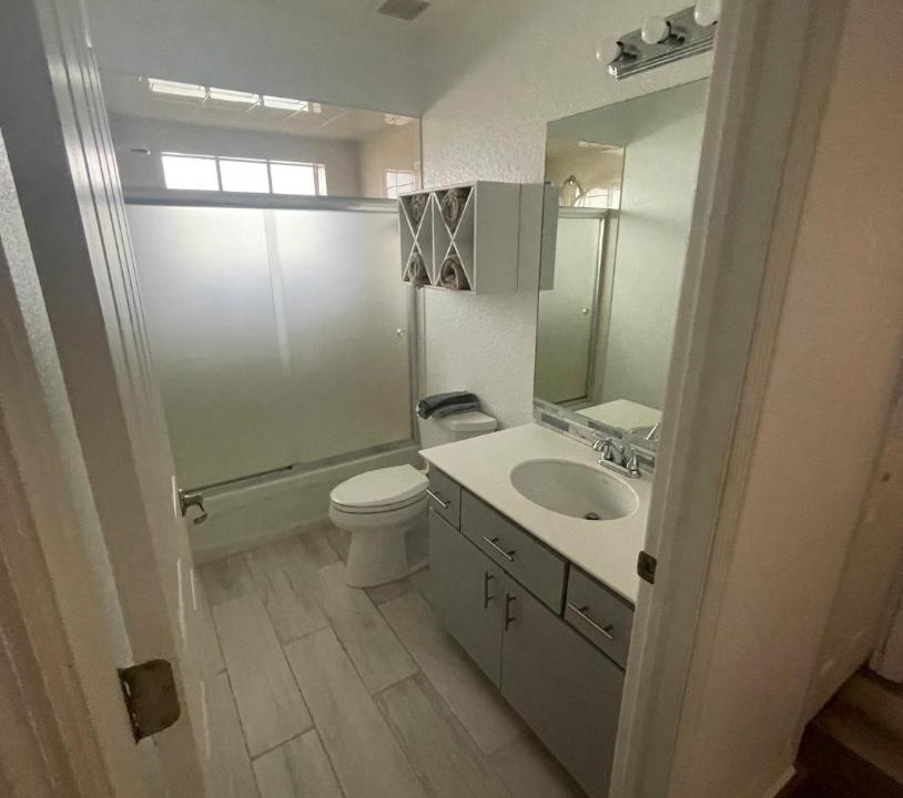 Photo of Bathroom in Edgewater