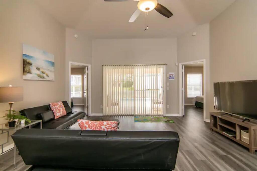 Photo of Livingroom in Florida Pines