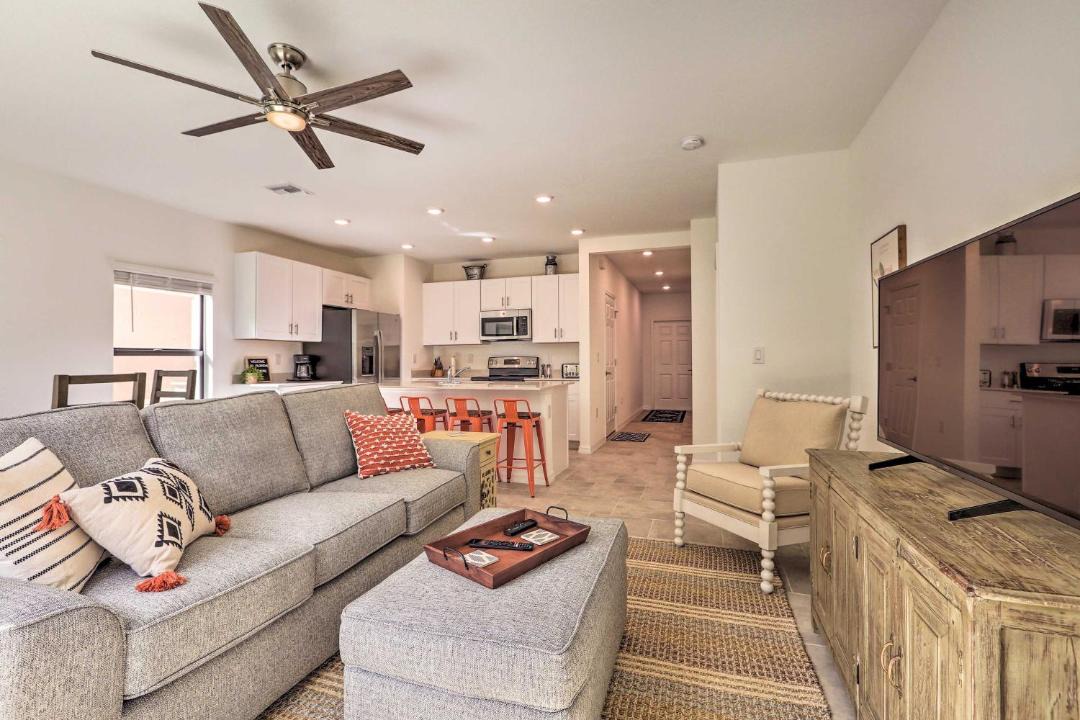 Photo of Livingroom in River Hall