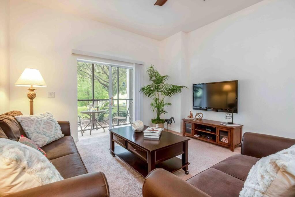 Photo of Livingroom in Bahama Bay