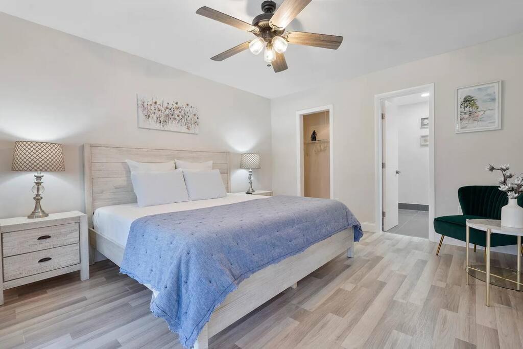 Photo of Bedroom in Sunrise