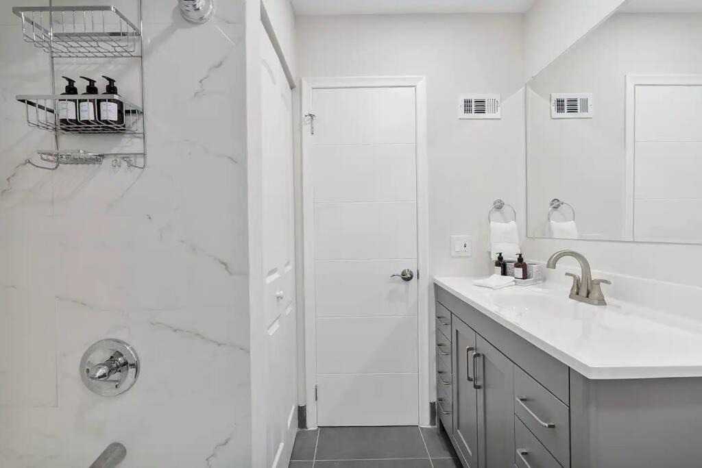 Photo of Bathroom in Sunrise