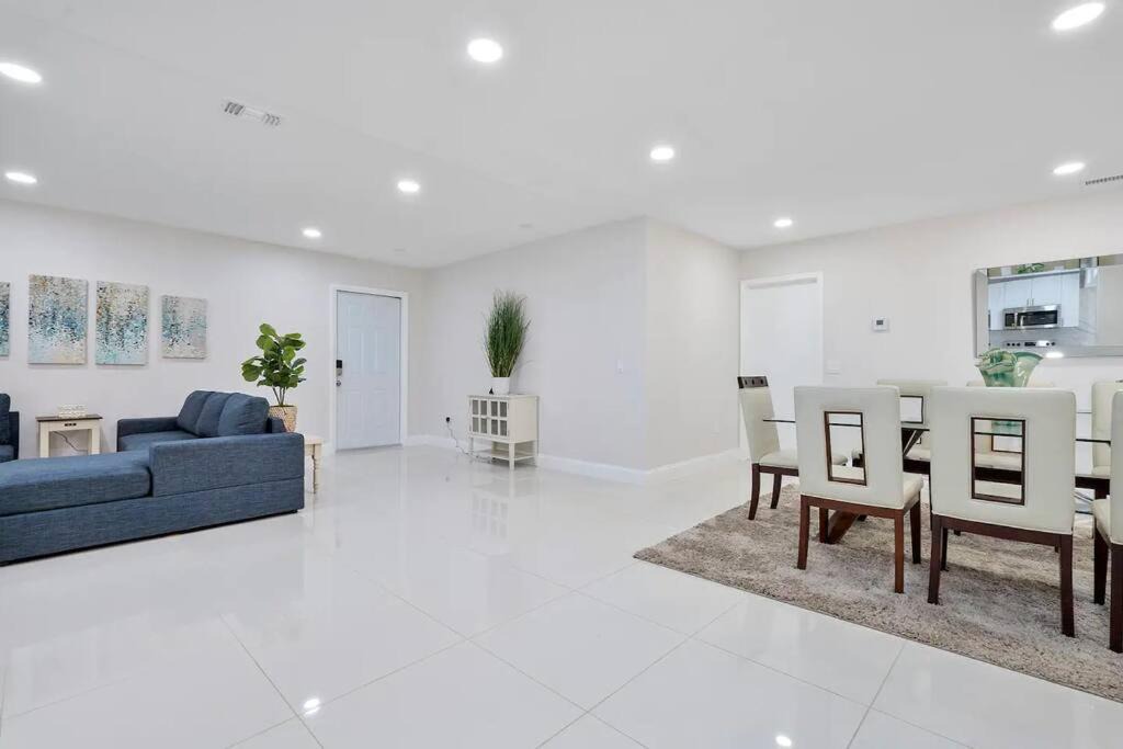 Photo of Livingroom in Sunrise