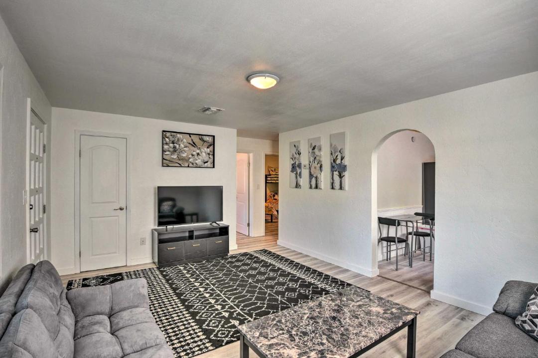 Photo of Livingroom in Kingston