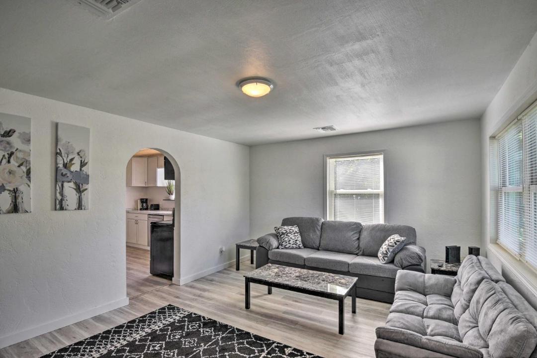 Photo of Livingroom in Kingston
