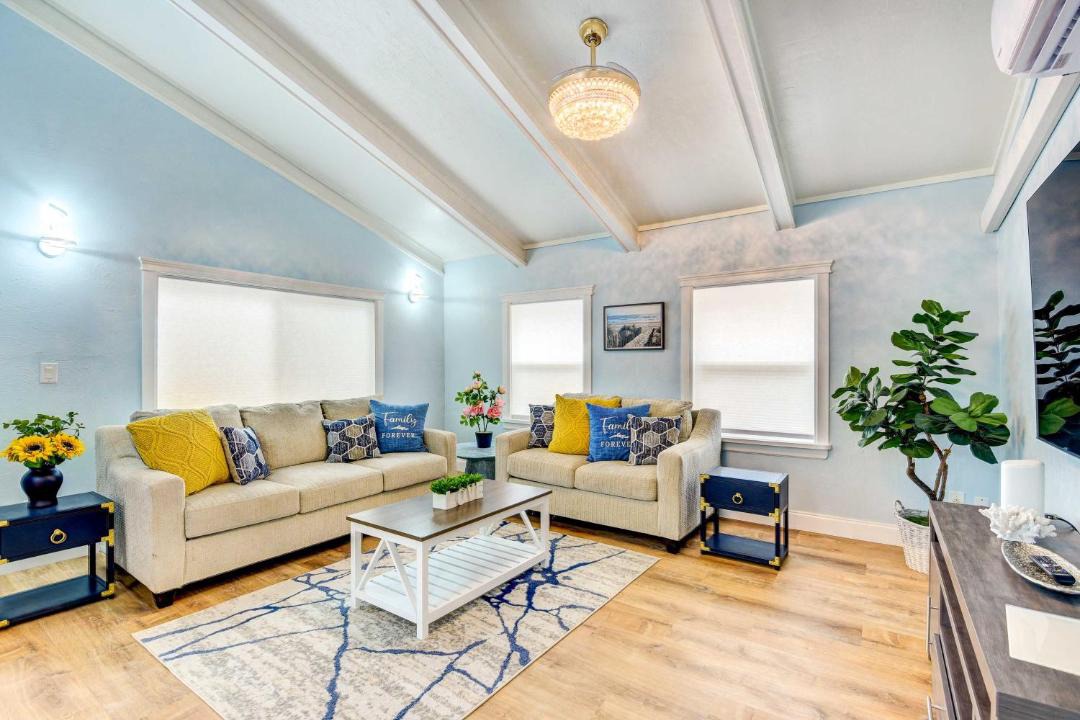 Photo of Livingroom in Bayou Oaks