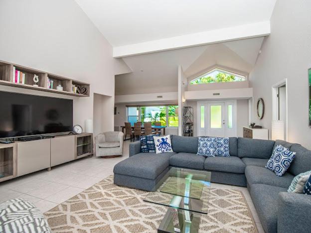 Photo of Livingroom in Groveland