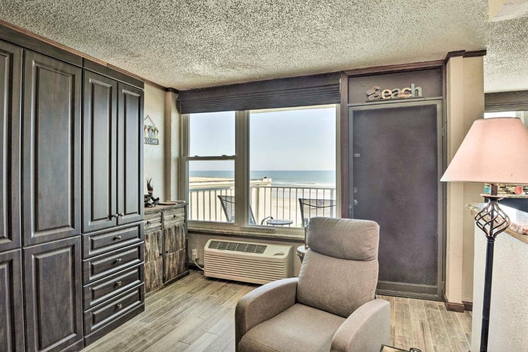 Photo of Livingroom in East Daytona