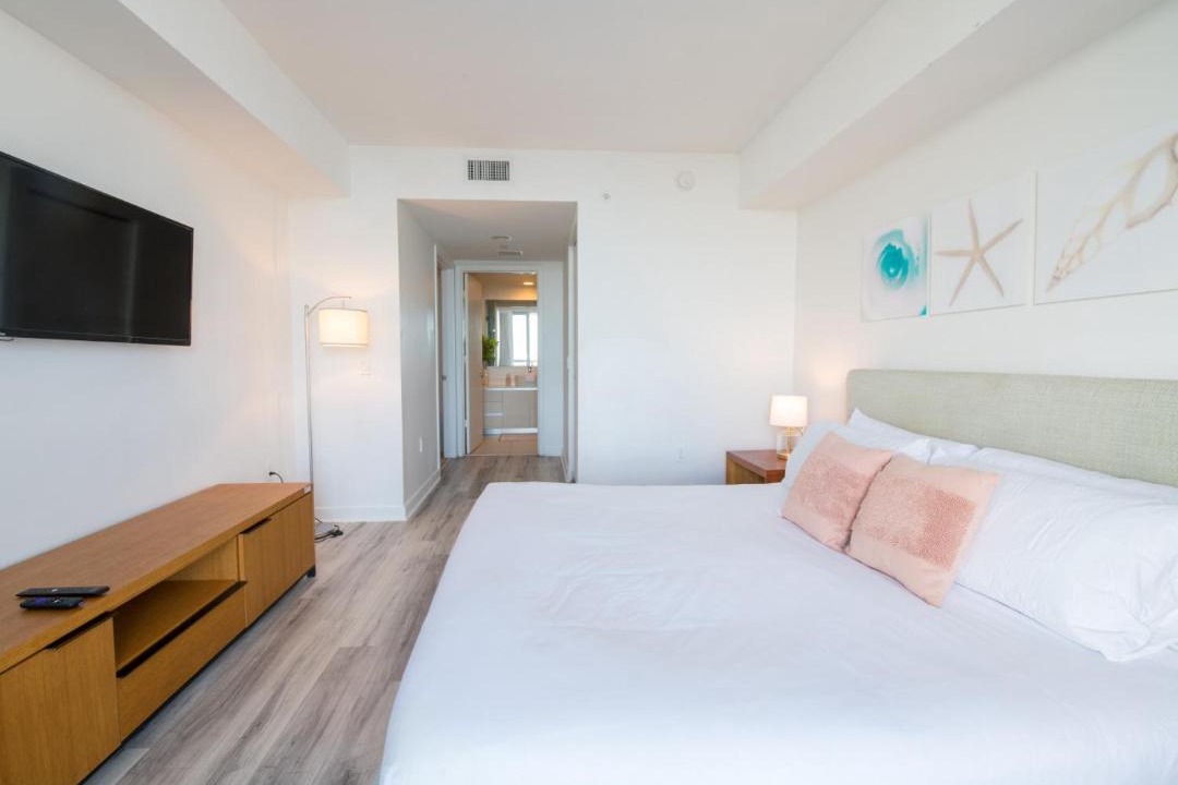 Photo of Bedroom in Hallandale Beach
