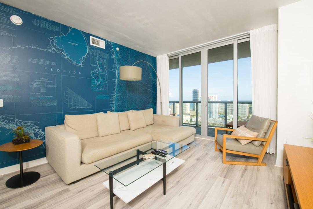 Photo of Livingroom in Hallandale Beach