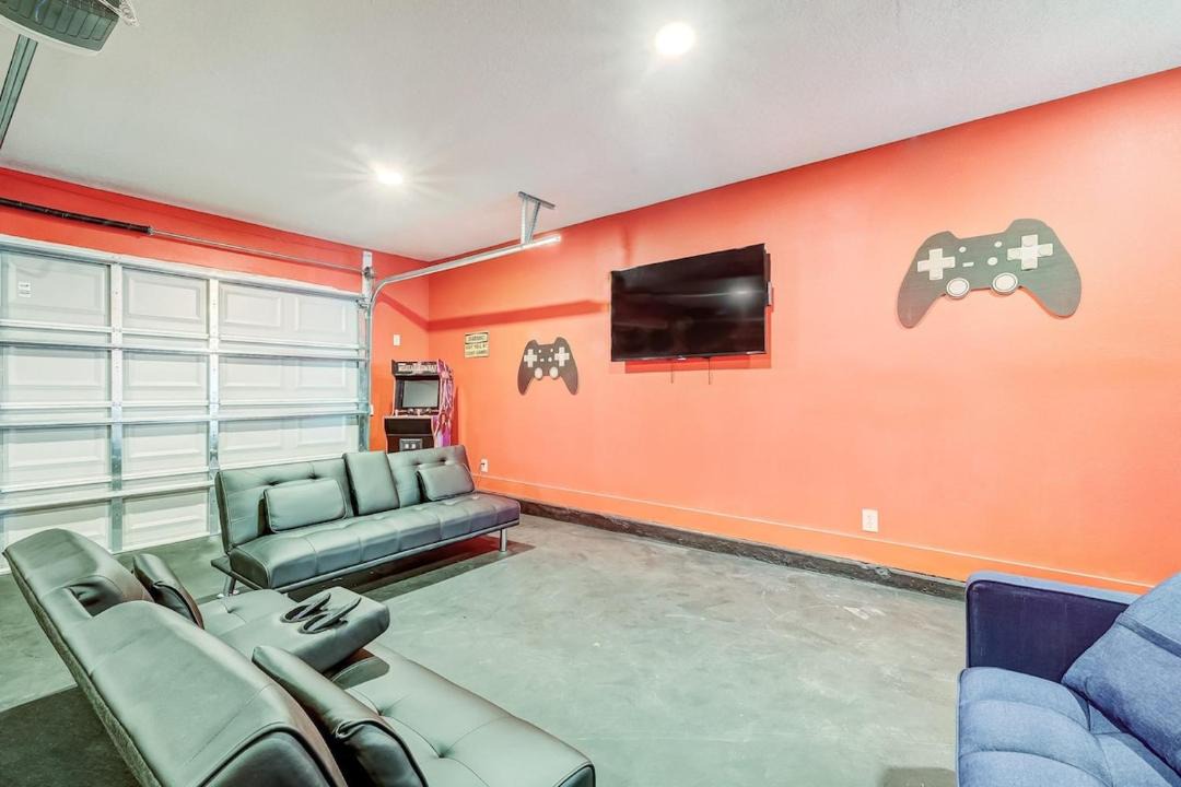 Photo of Livingroom in Westside