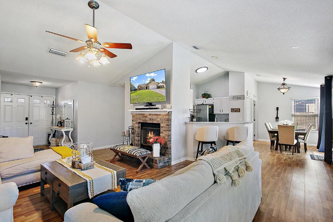 Photo of Livingroom in Jacksonville