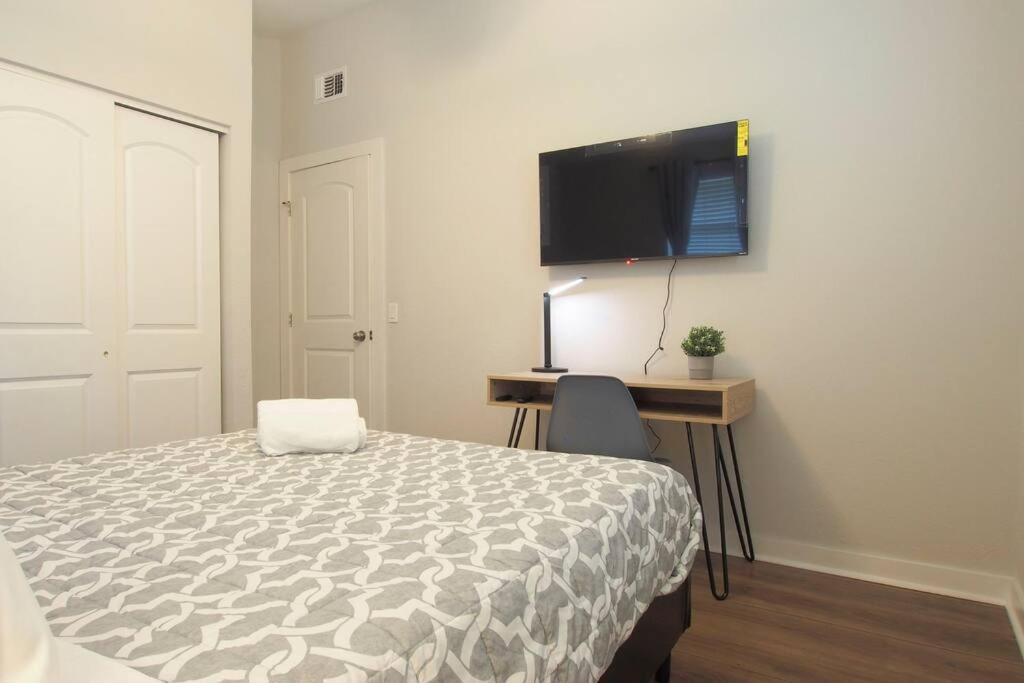 Photo of Bedroom in Sandalwood