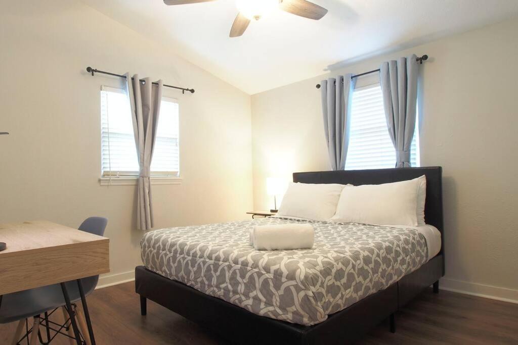 Photo of Bedroom in Sandalwood