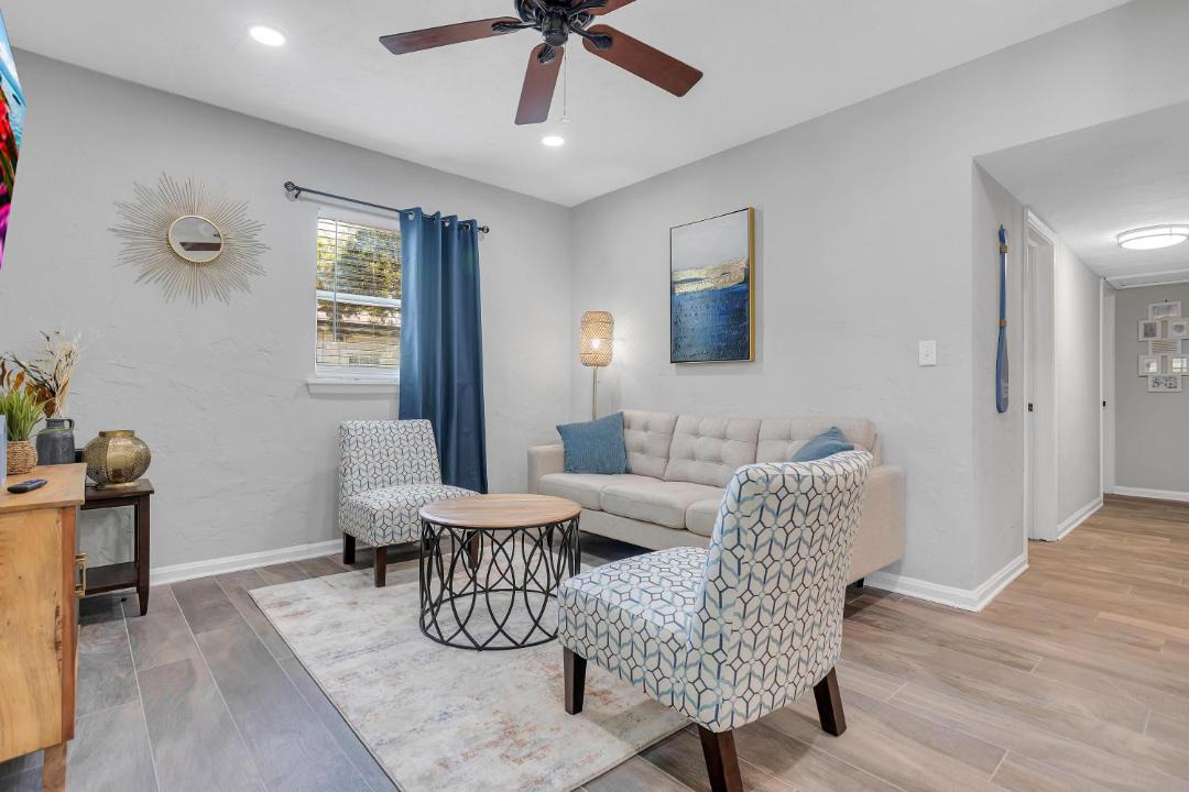Photo of Livingroom in Jacksonville Beach